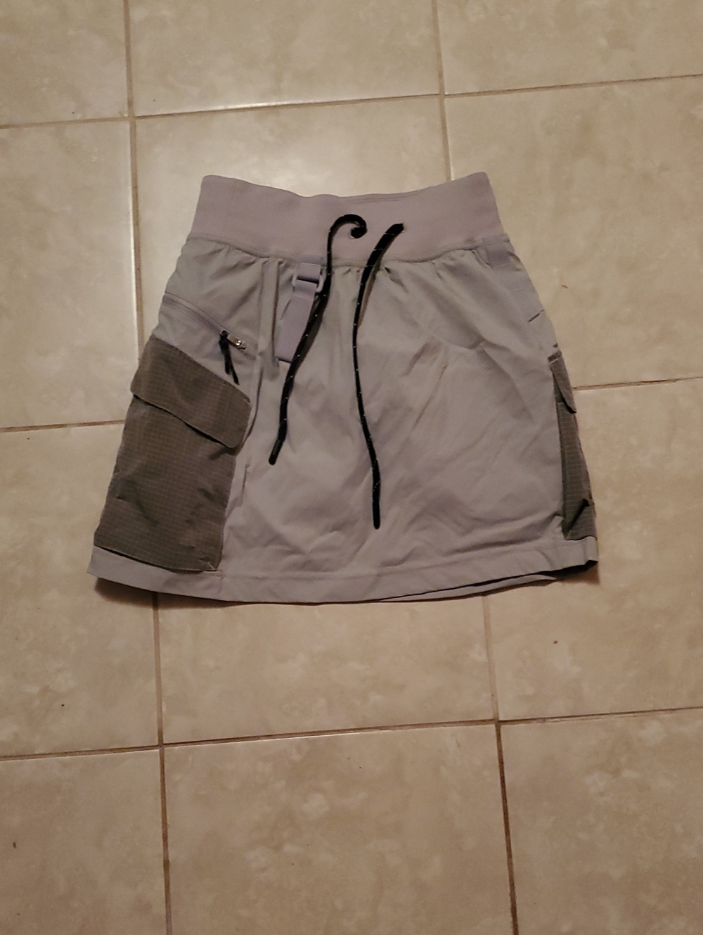 lululemon athletica Light Gray Athletic Skort with Dark Gray Pockets